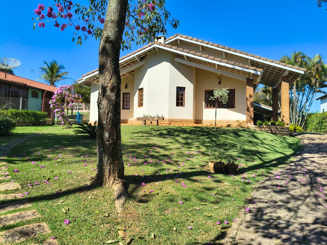 Casa em Condomínio à Venda em Itupeva – Horizonte Azul 1 – 3 Quartos, Piscina e Lazer