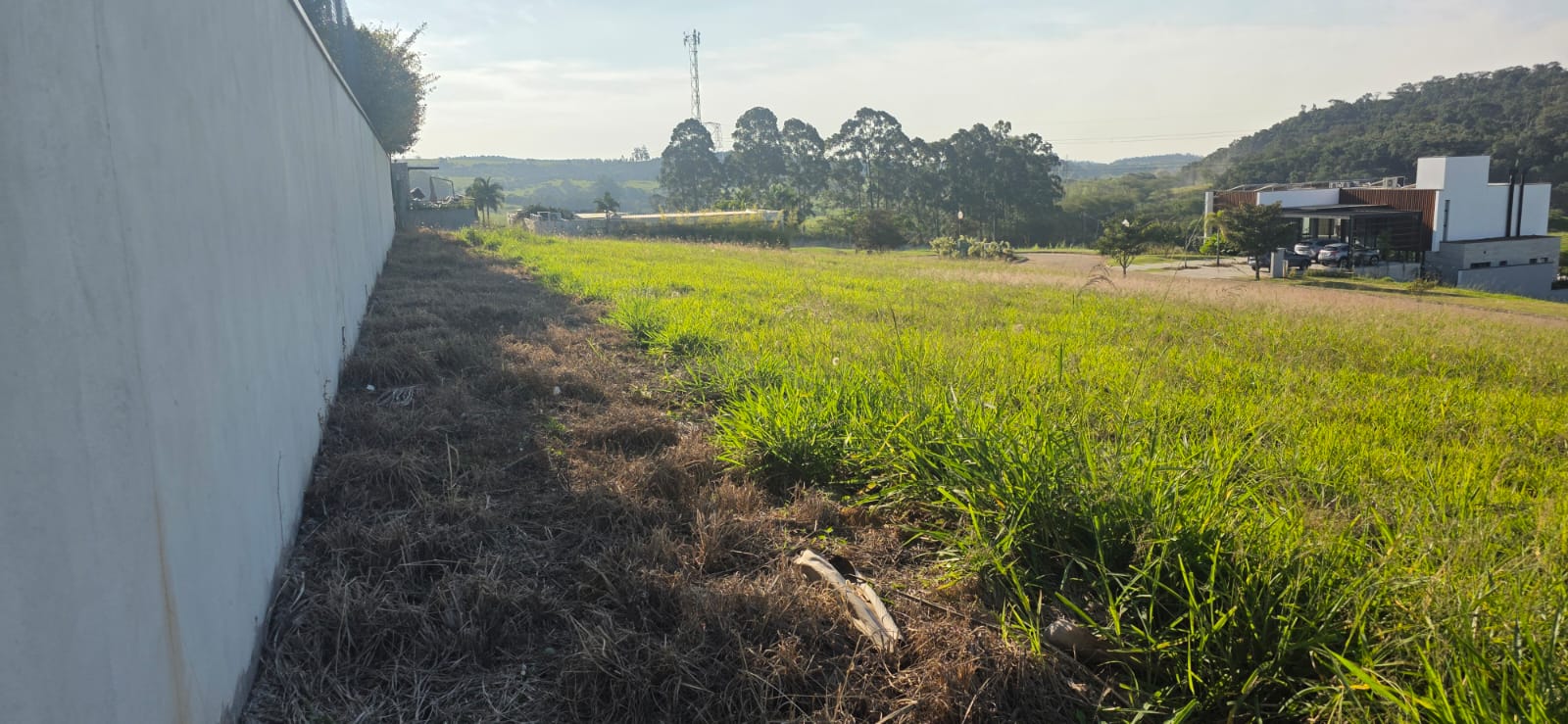 Terreno em Condomínio Fazenda Serra Azul II em Itupeva - 800m²