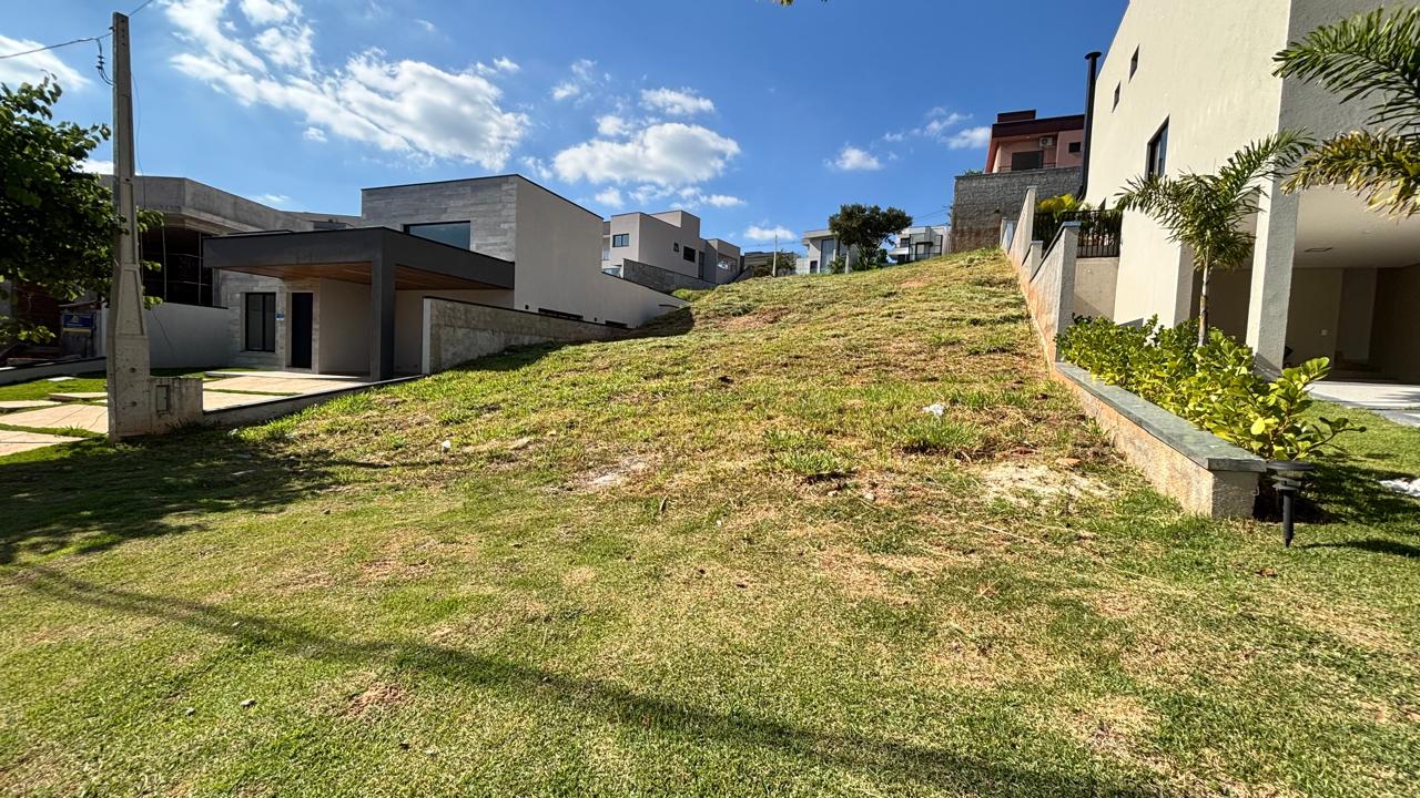 Terreno à Venda no Condomínio Ibi Aram 2 em Itupeva - 415,70 m²