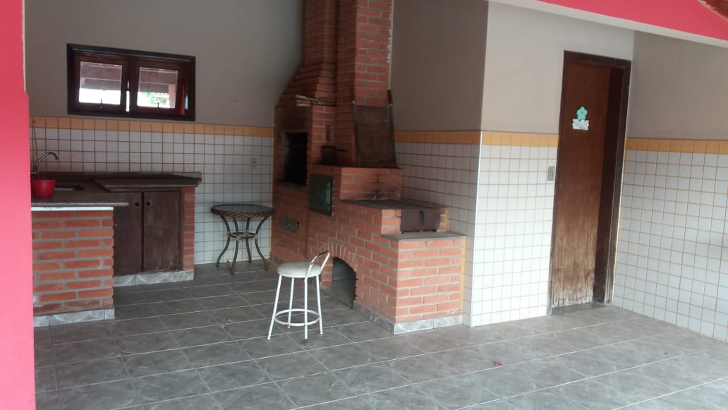 Ótima Residência em Condomínio