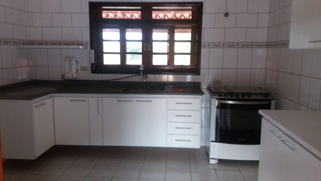 Ótima Residência em Condomínio