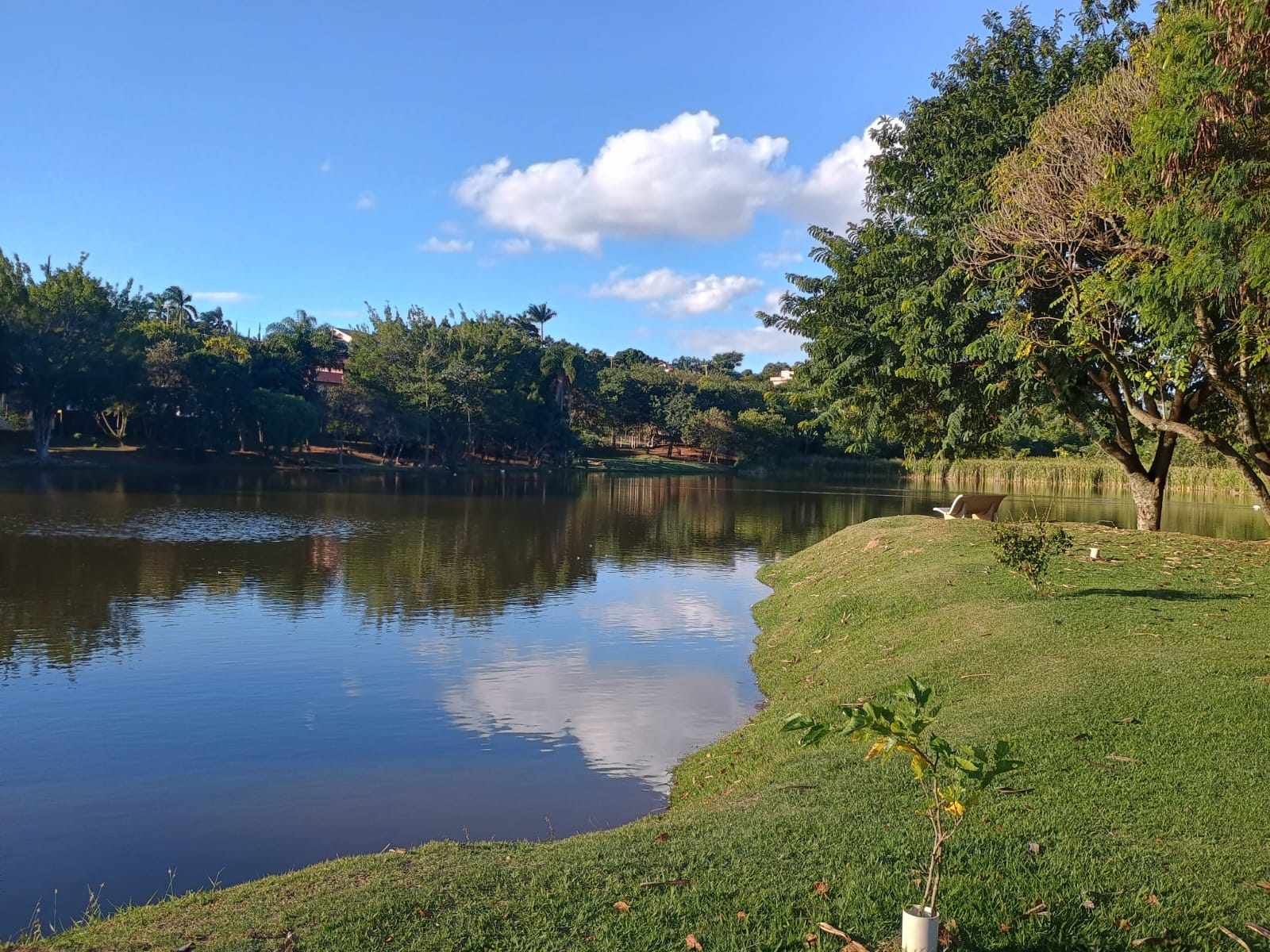 Casa de Campo Estilo Colonial com Vista para o Lago no Cafezal 6 – Itupeva!