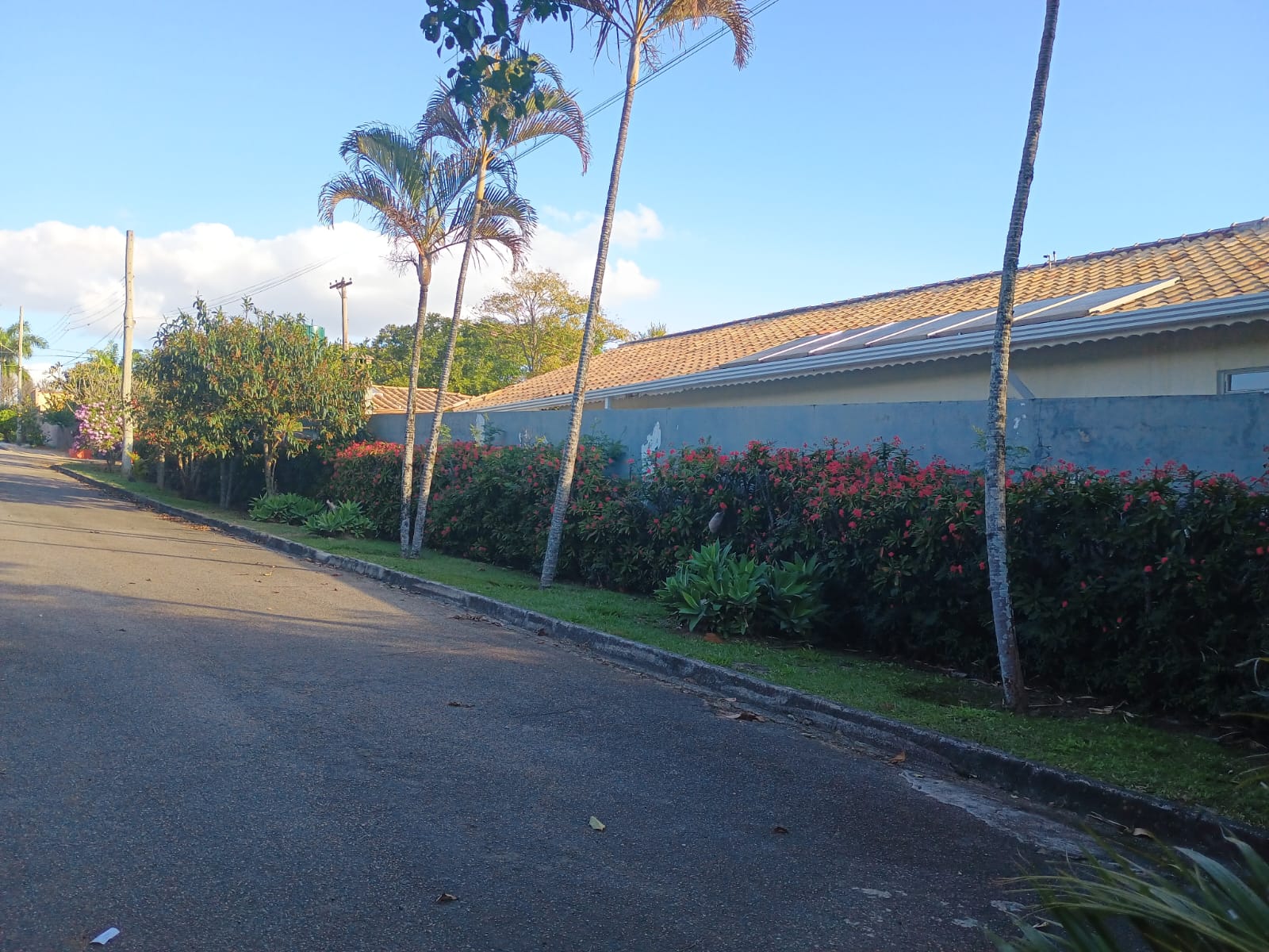 Casa de Campo Estilo Colonial com Vista para o Lago no Cafezal 6 – Itupeva!