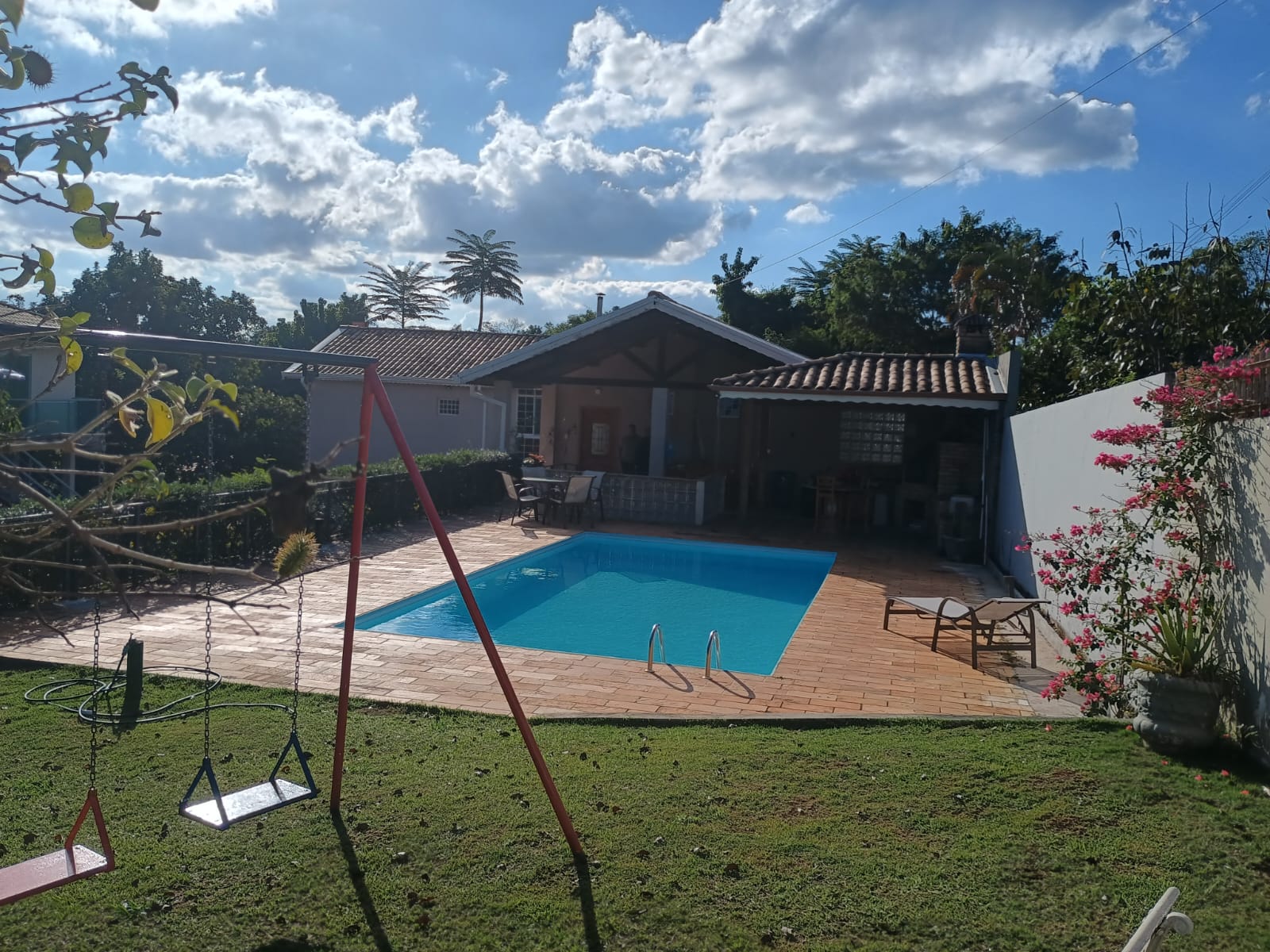 Casa de Campo Estilo Colonial com Vista para o Lago no Cafezal 6 – Itupeva!