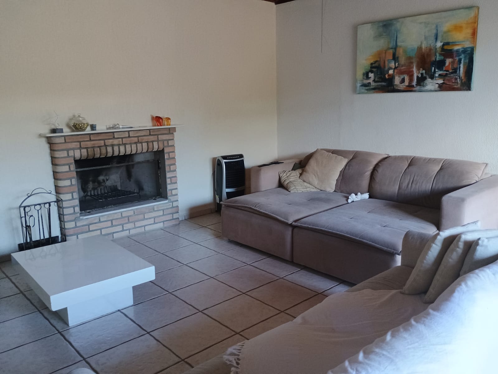 Casa de Campo Estilo Colonial com Vista para o Lago no Cafezal 6 – Itupeva!