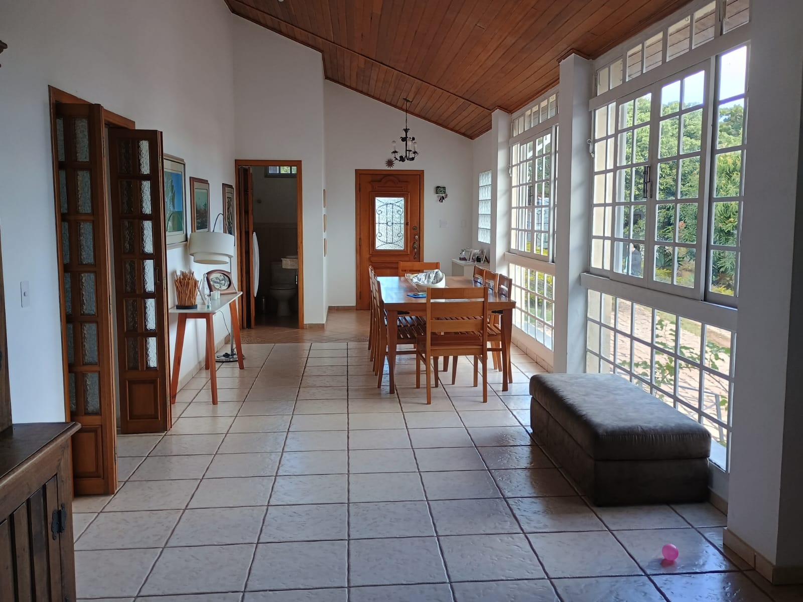 Casa de Campo Estilo Colonial com Vista para o Lago no Cafezal 6 – Itupeva!