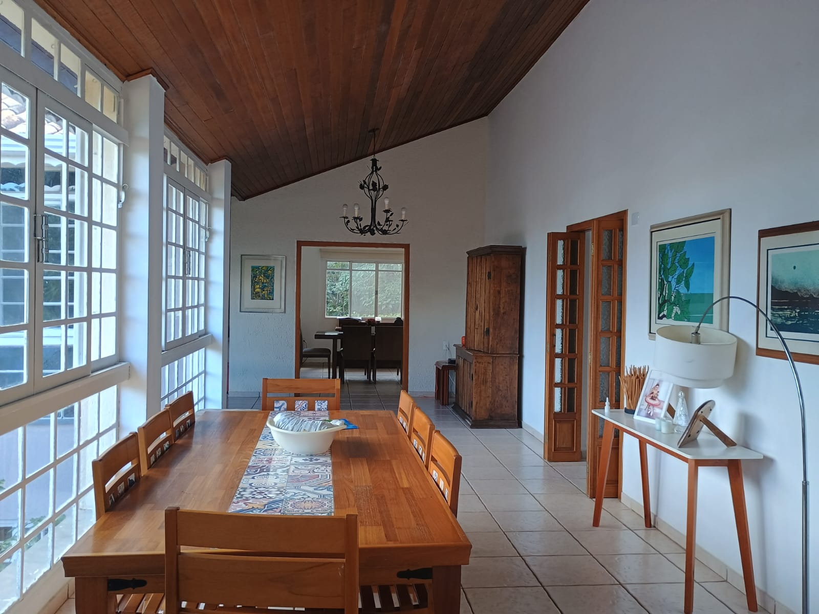 Casa de Campo Estilo Colonial com Vista para o Lago no Cafezal 6 – Itupeva!