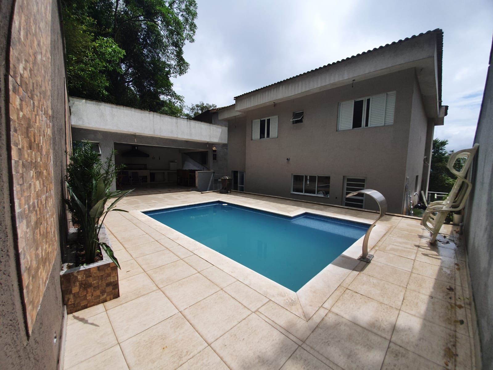 Casa linda em condomínio 