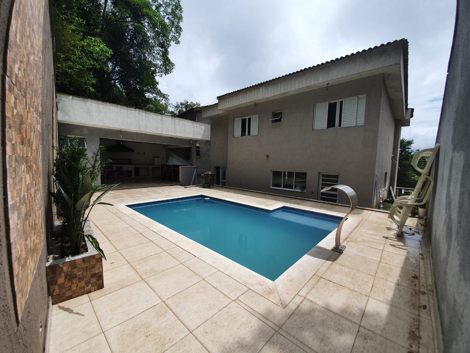 Casa linda em condomínio 