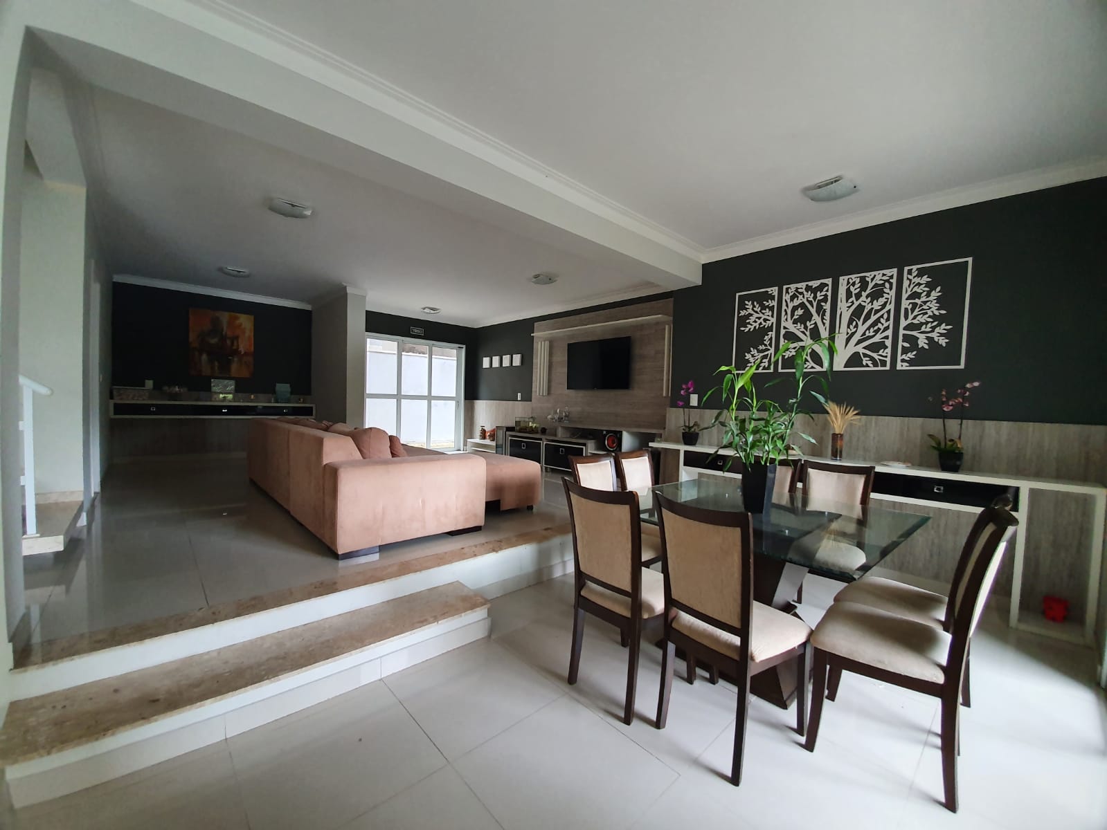Casa linda em condomínio 