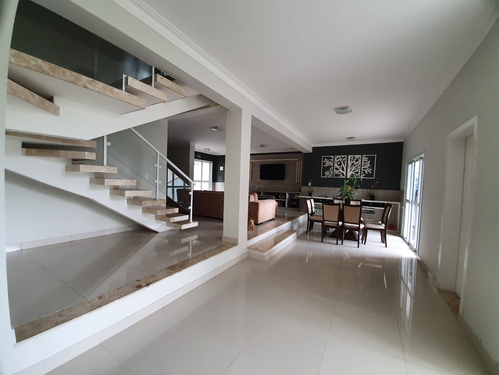 Casa linda em condomínio 