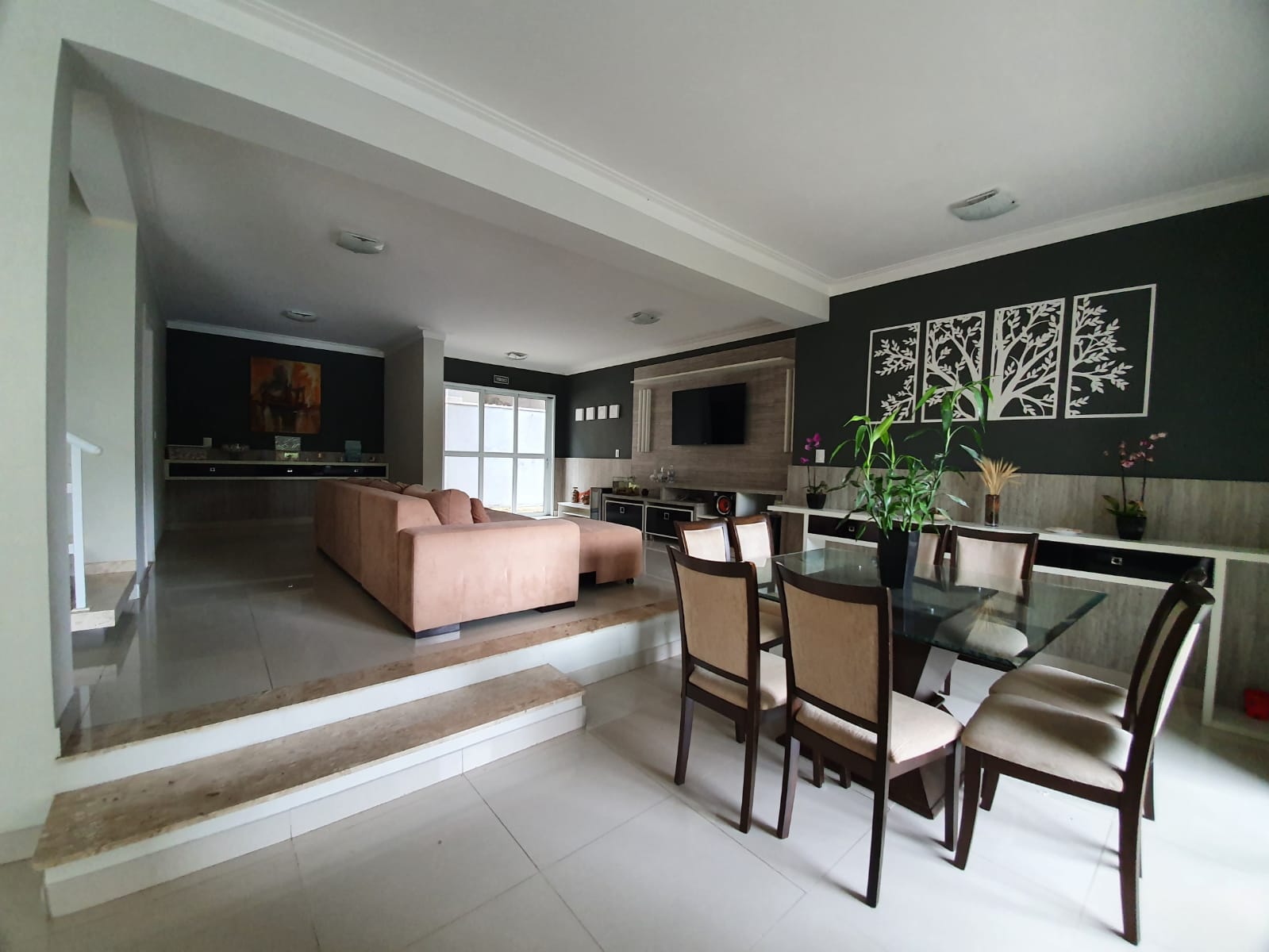 Casa linda em condomínio 