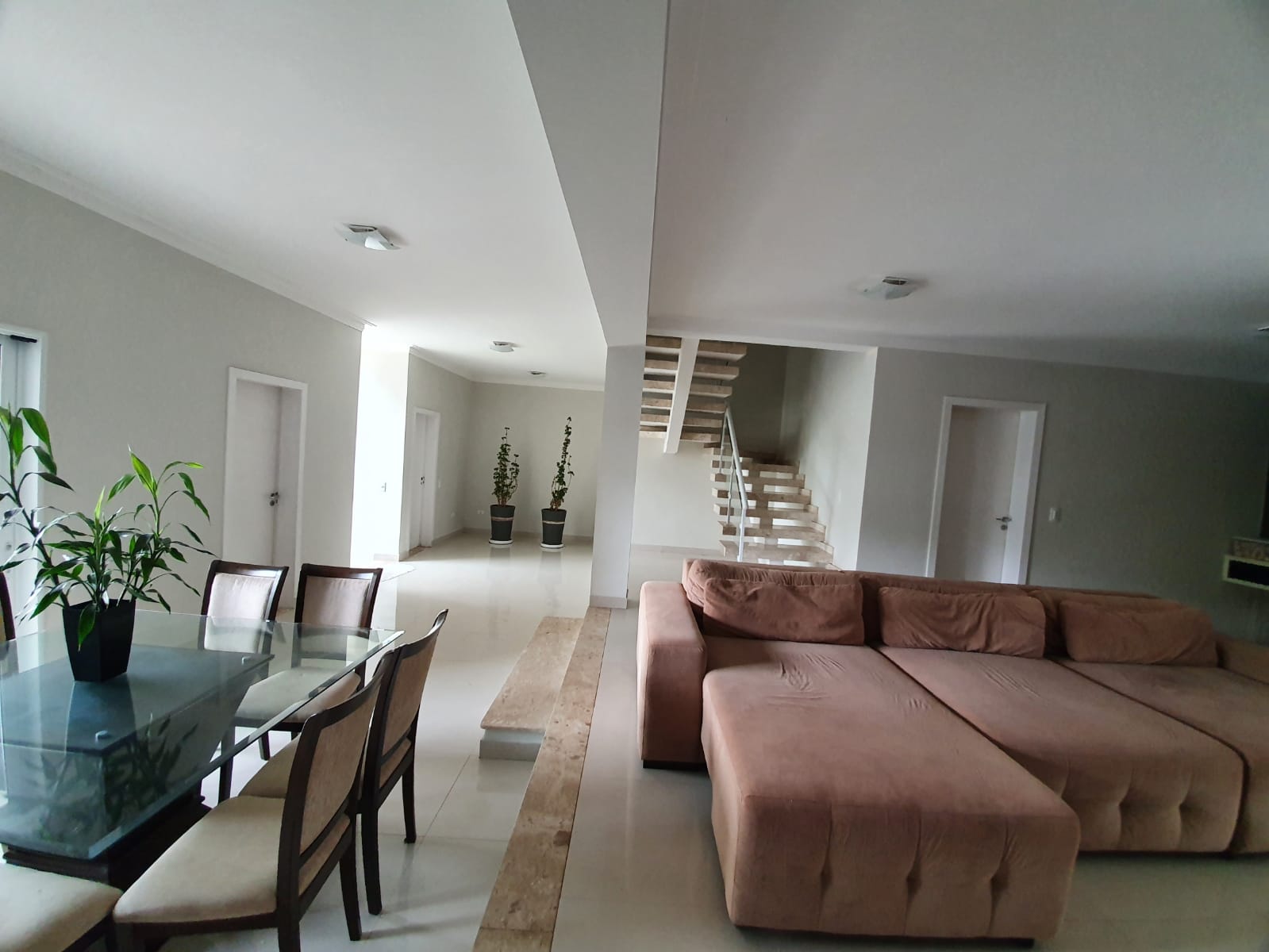 Casa linda em condomínio 
