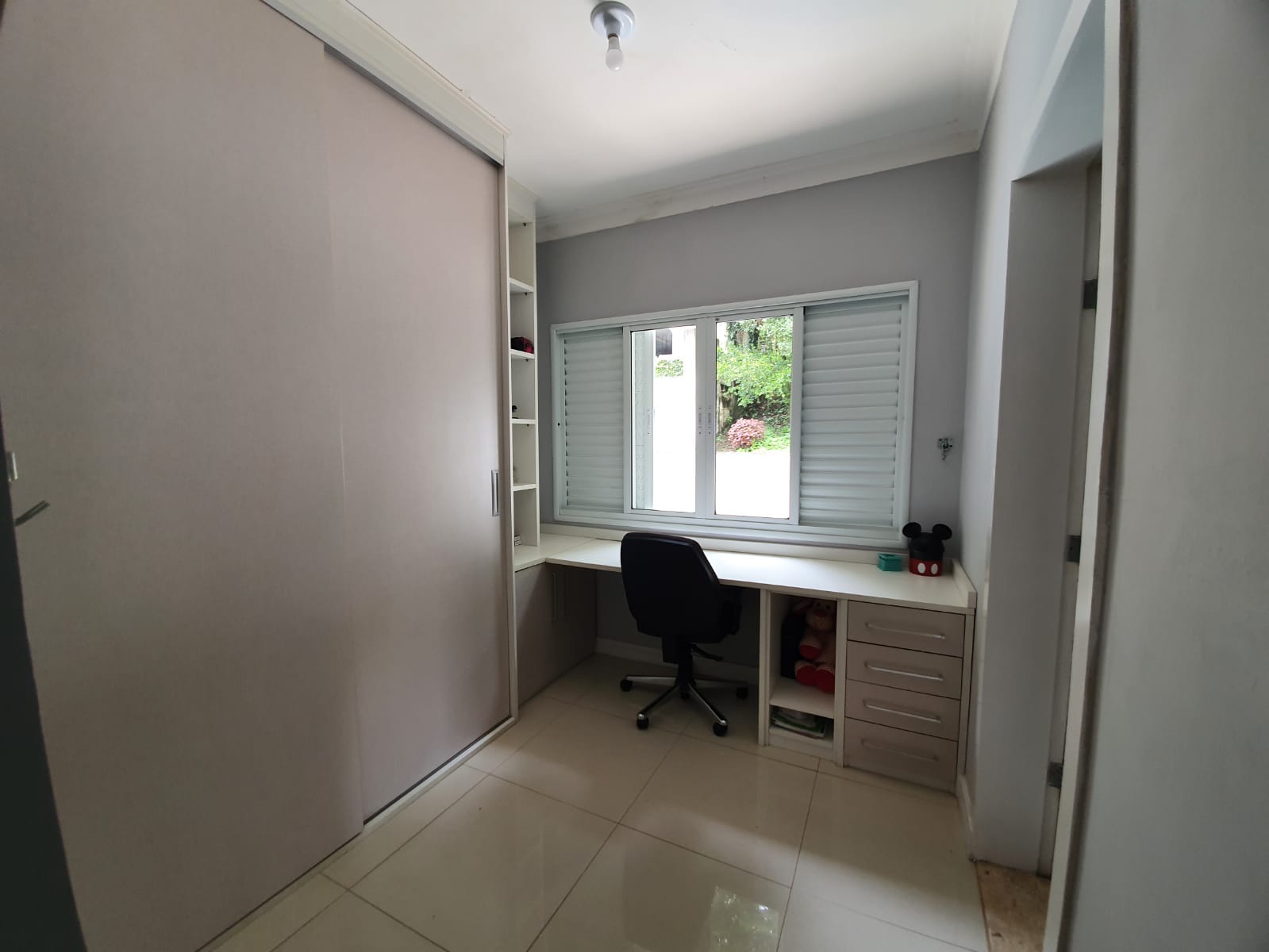 Casa linda em condomínio 