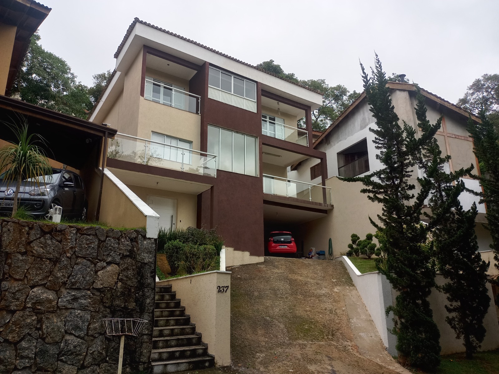 Casa linda em condomínio 