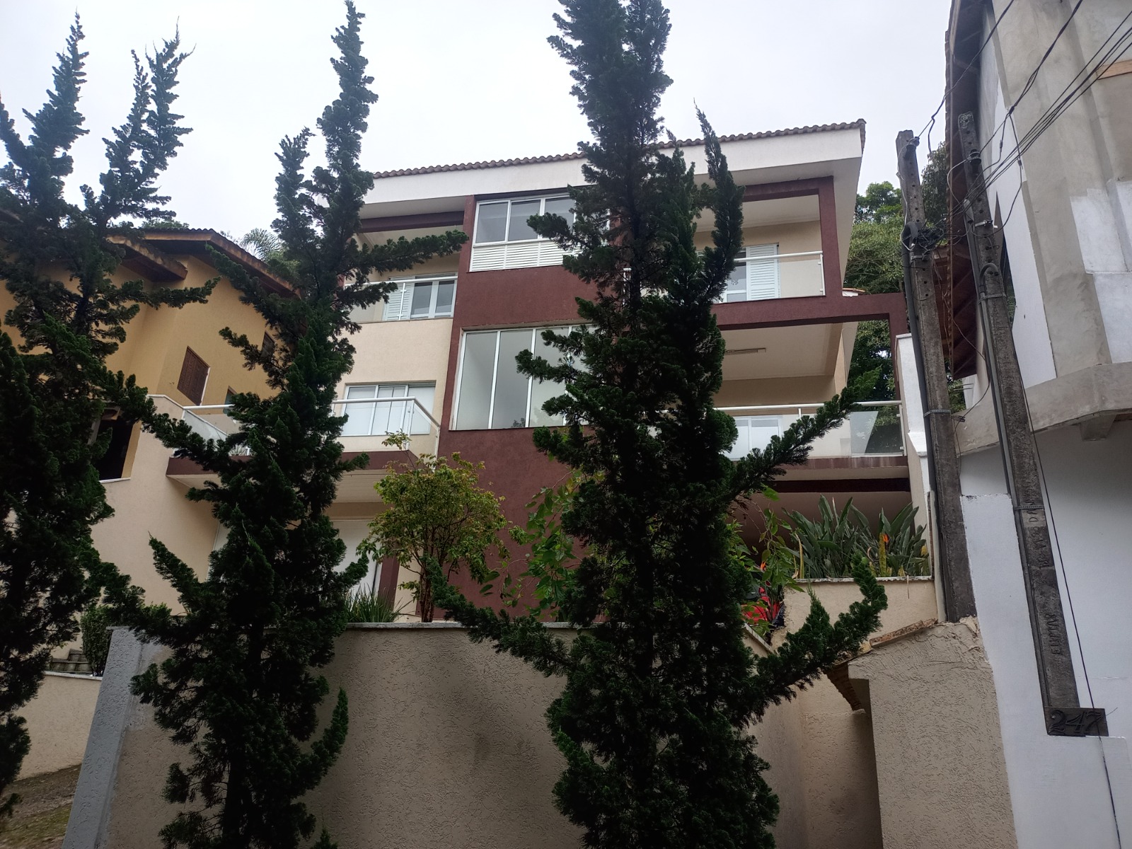 Casa linda em condomínio 