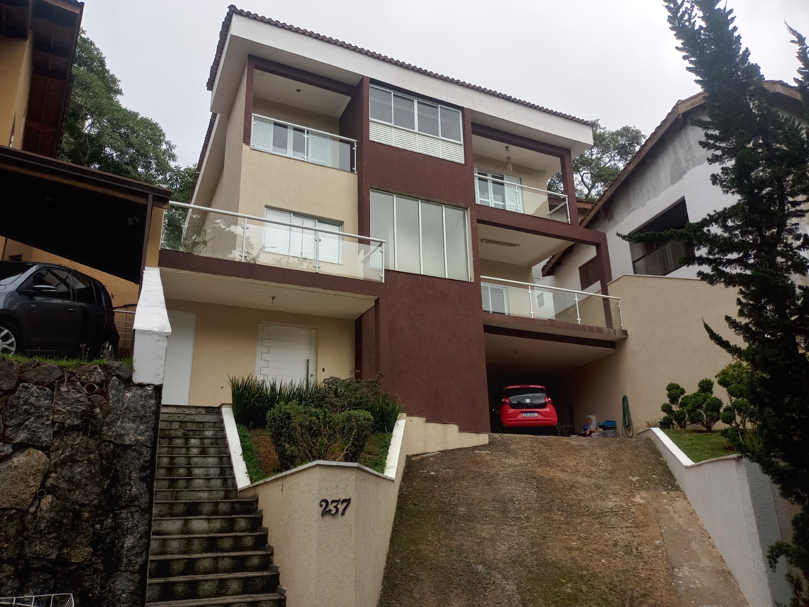 Casa linda em condomínio 