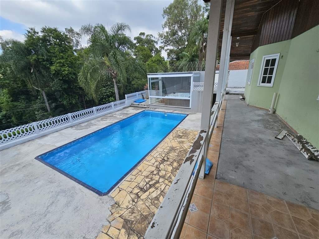 Casa em condomínio 