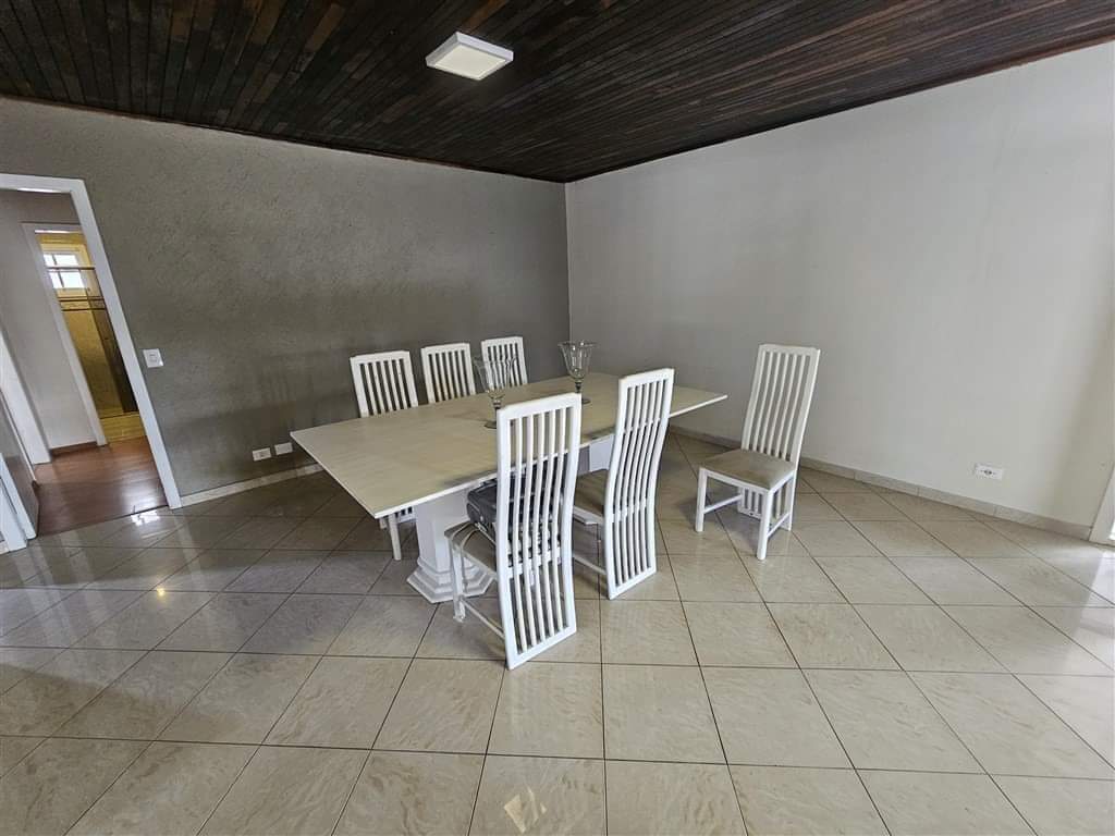 Casa em condomínio 