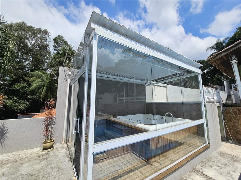 Casa em condomínio 