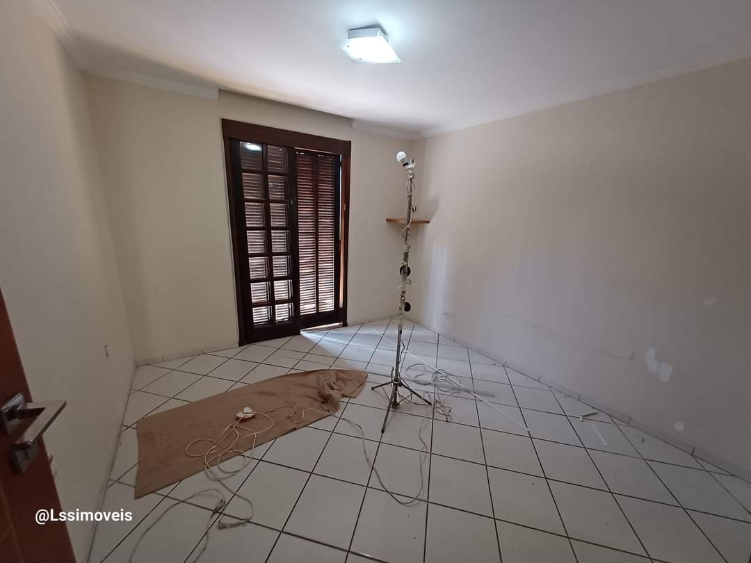 CASA EM CONDOMÍNIO PARA VENDA  - ALUGADA NO MOMENTO