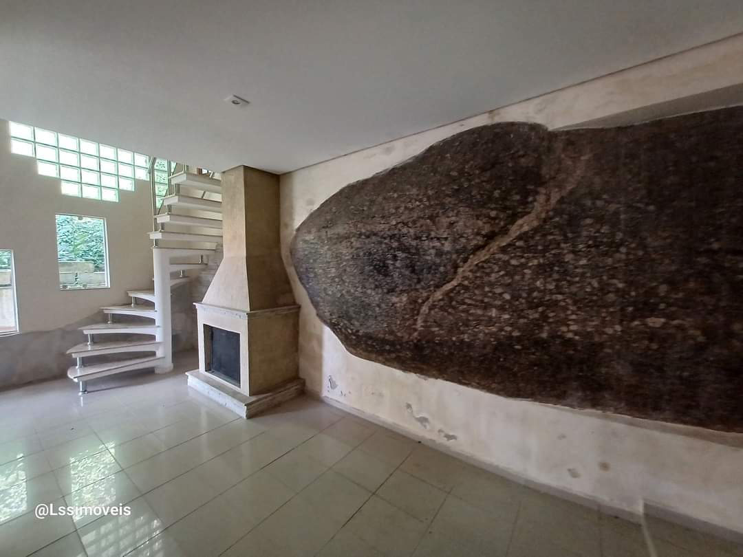 CASA EM CONDOMÍNIO PARA VENDA  - ALUGADA NO MOMENTO