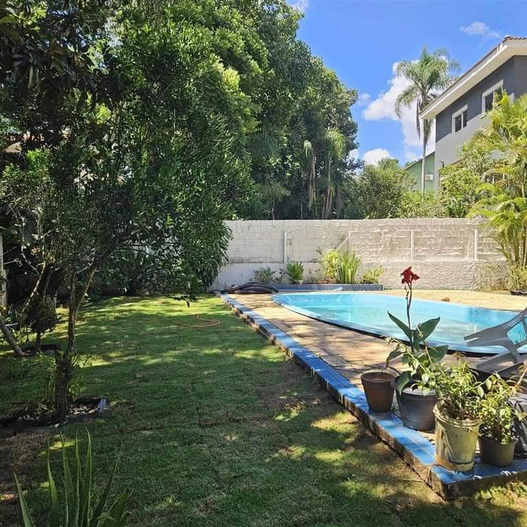 Casa em condomínio