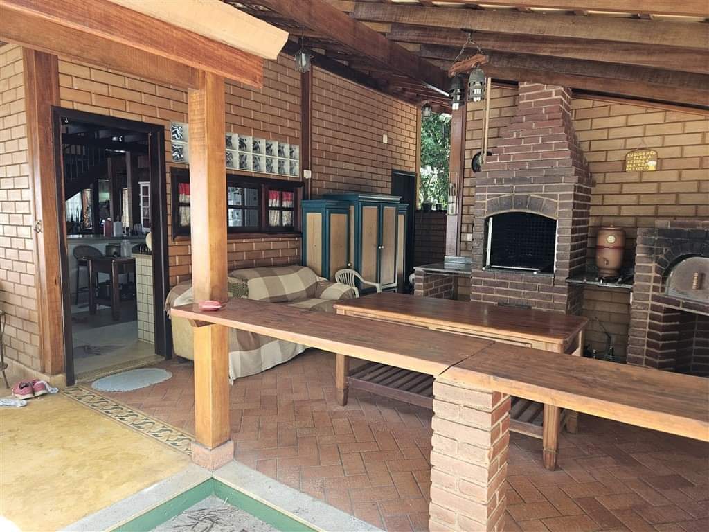 Casa em condomínio
