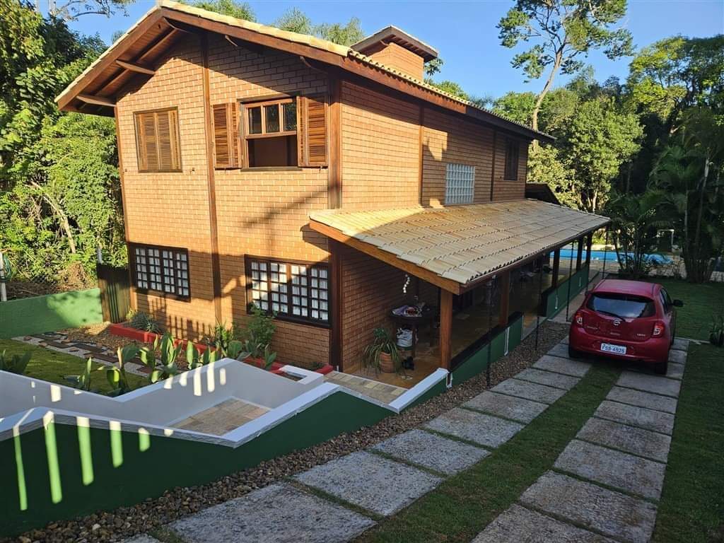 Casa em condomínio
