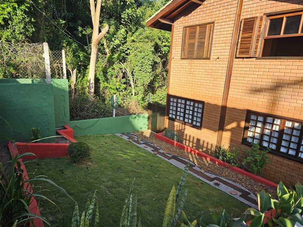 Casa em condomínio