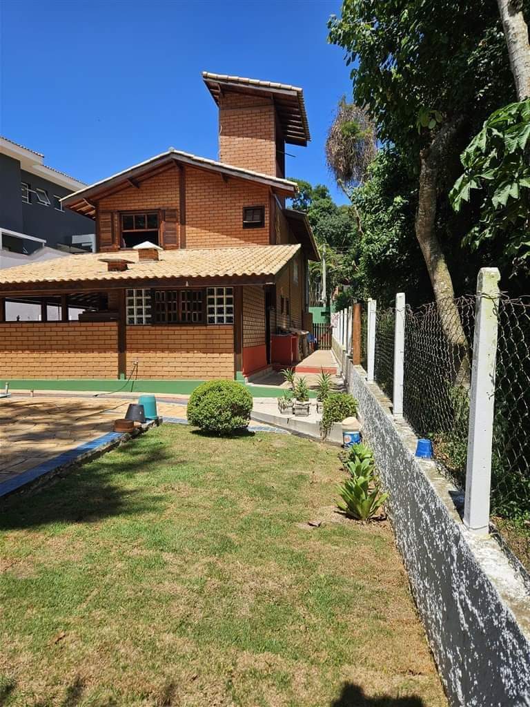 Casa em condomínio