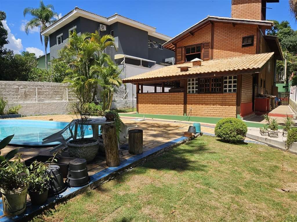 Casa em condomínio