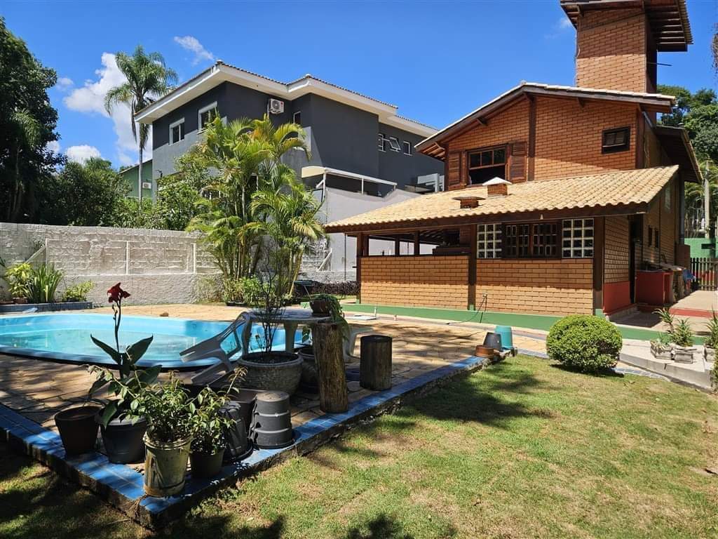 Casa em condomínio