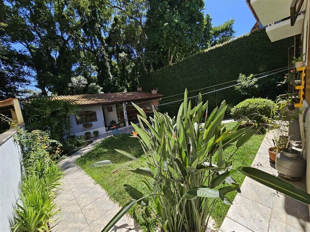 Casa em condomínio