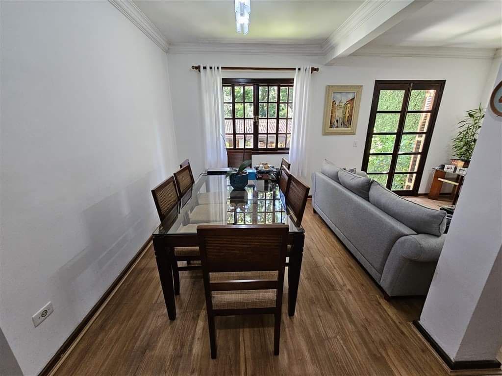 Casa em condomínio