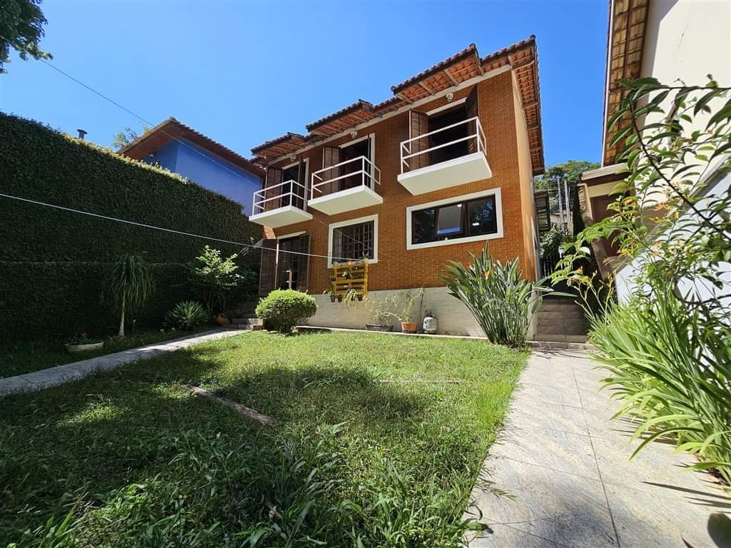 Casa em condomínio