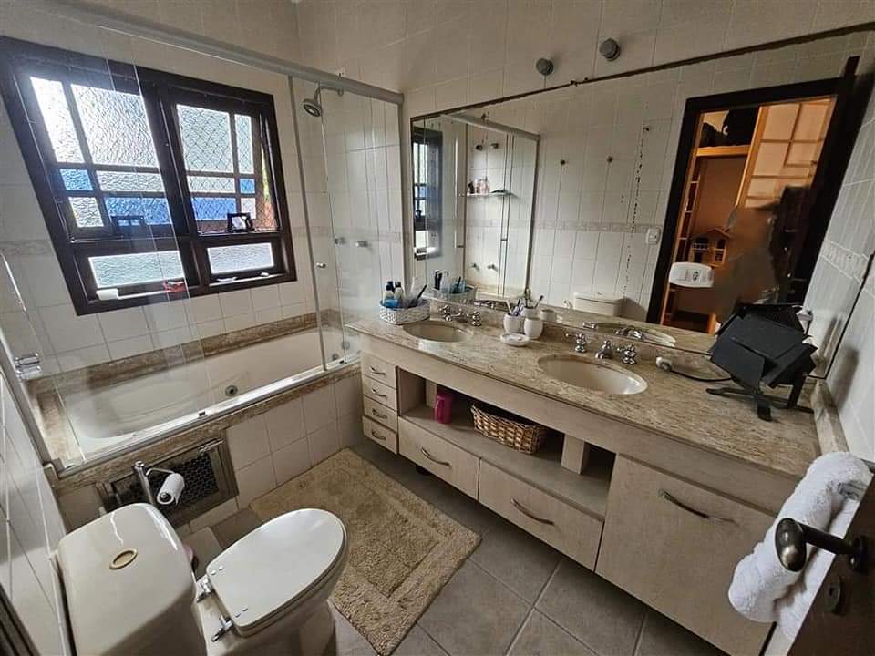 CASA EM CONDOMÍNIO