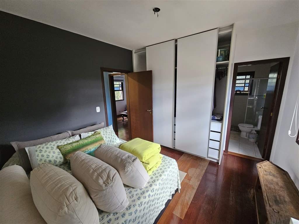 CASA EM CONDOMÍNIO