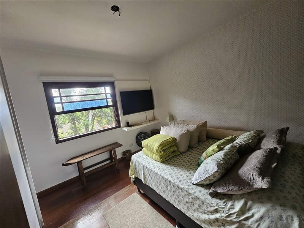 CASA EM CONDOMÍNIO