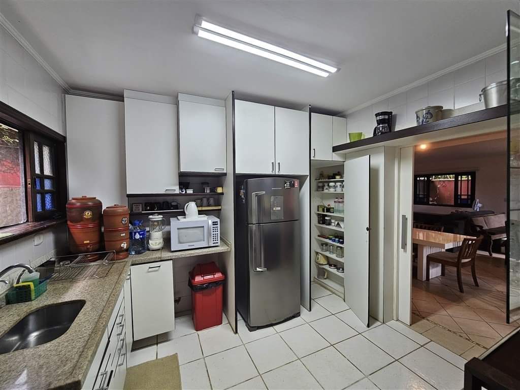 CASA EM CONDOMÍNIO