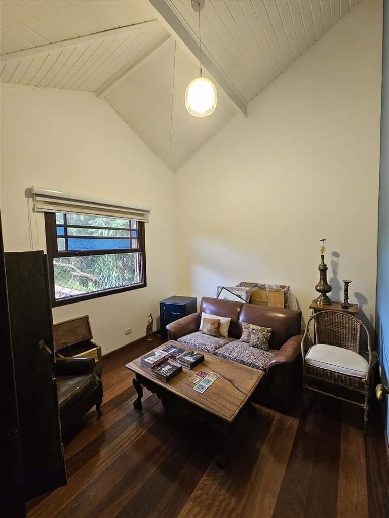 CASA EM CONDOMÍNIO