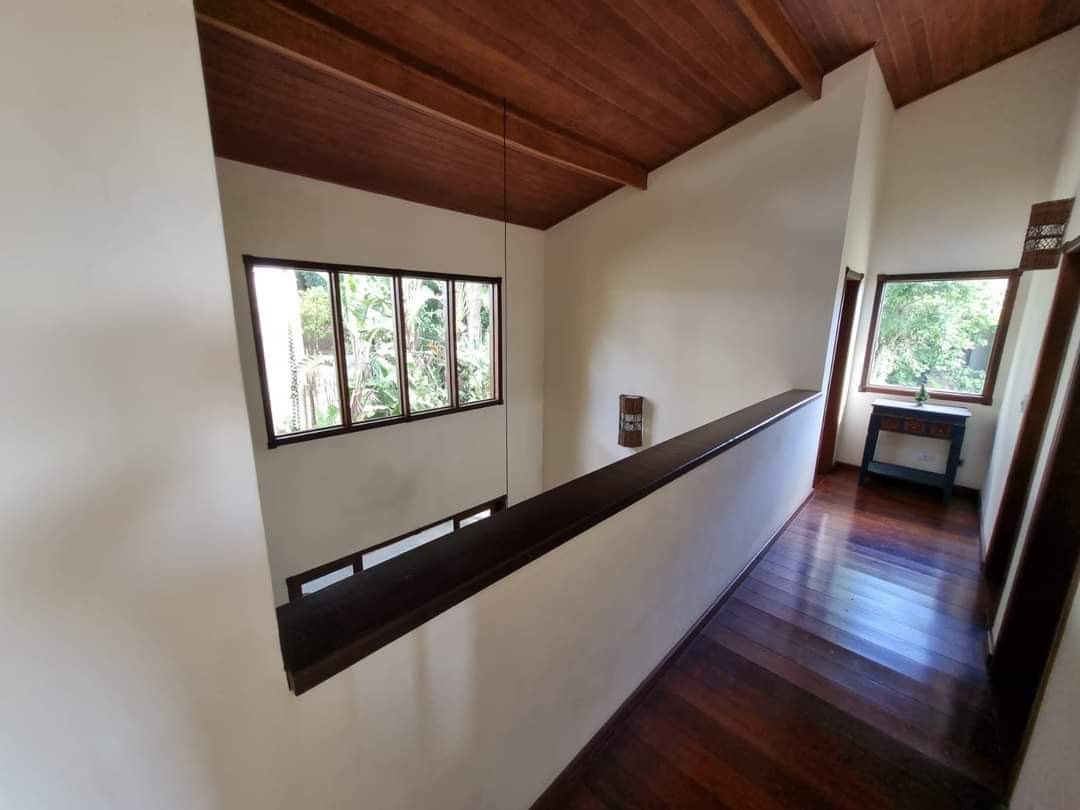 CASA EM CONDOMÍNIO