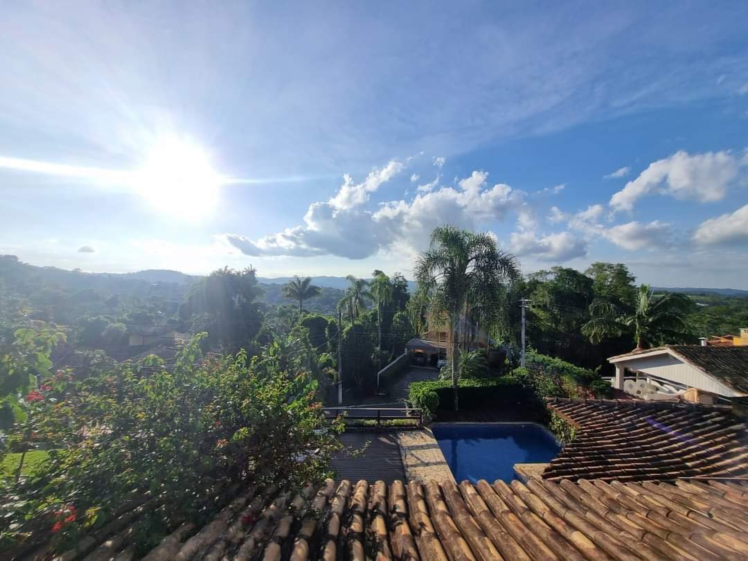 CASA EM CONDOMÍNIO