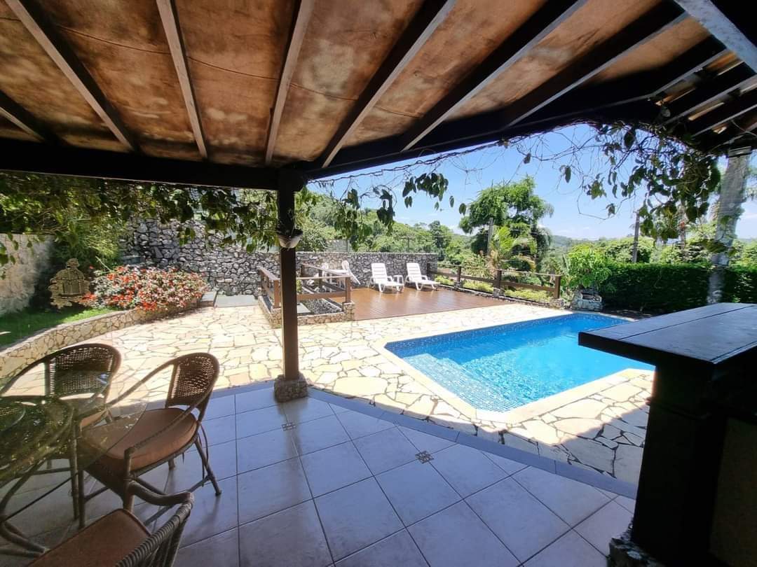 CASA EM CONDOMÍNIO