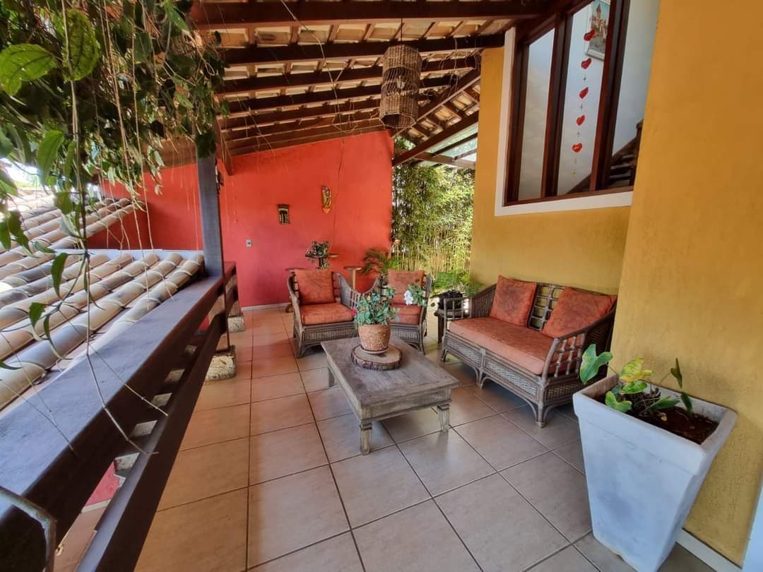 CASA EM CONDOMÍNIO