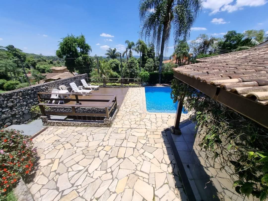 CASA EM CONDOMÍNIO