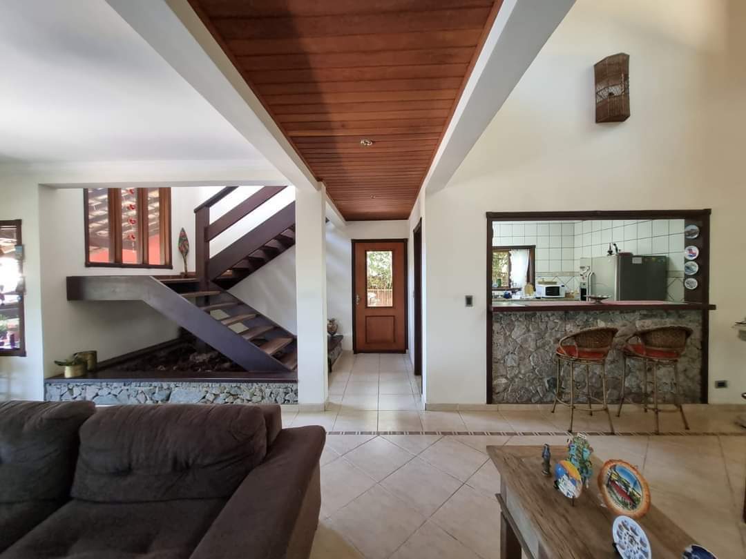 CASA EM CONDOMÍNIO