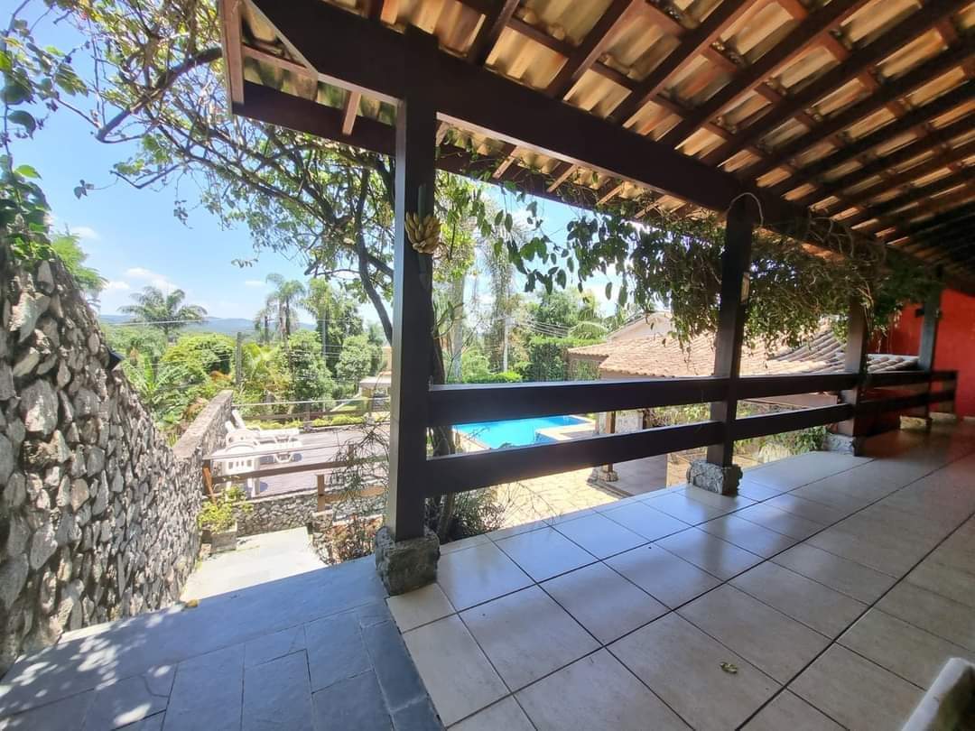CASA EM CONDOMÍNIO