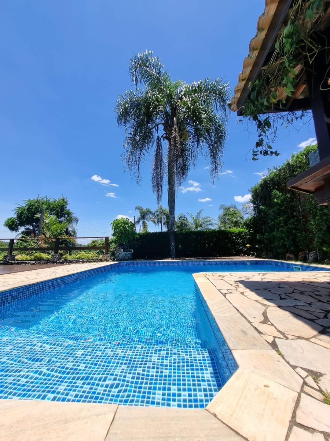 CASA EM CONDOMÍNIO