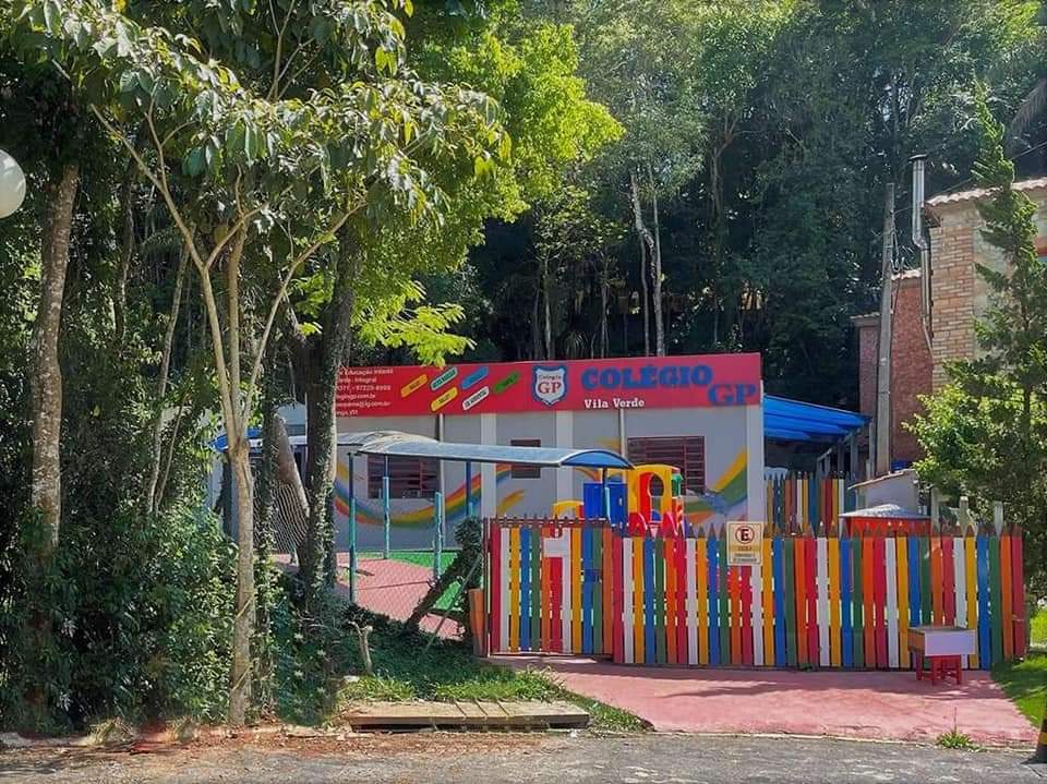 CASA EM CONDOMÍNIO